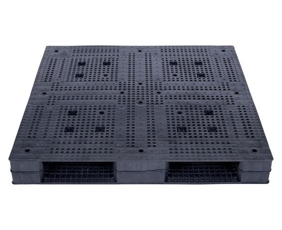 PLASTIC PALLETS &amp; SKIDS