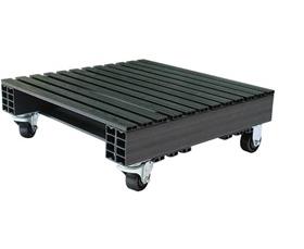 STOCKED PLASTIC PALLETS